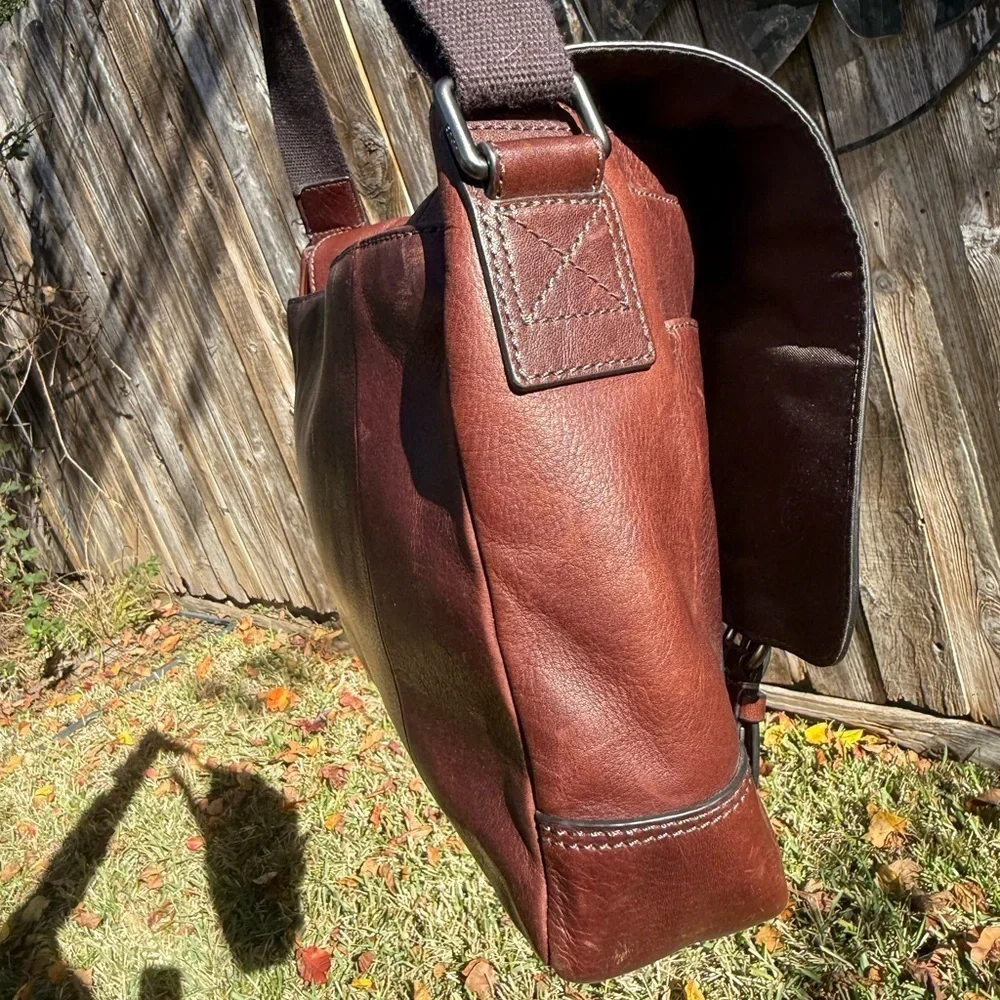 ▶️ Fossil ◀️ Brown Leather Messenger Computer Bag